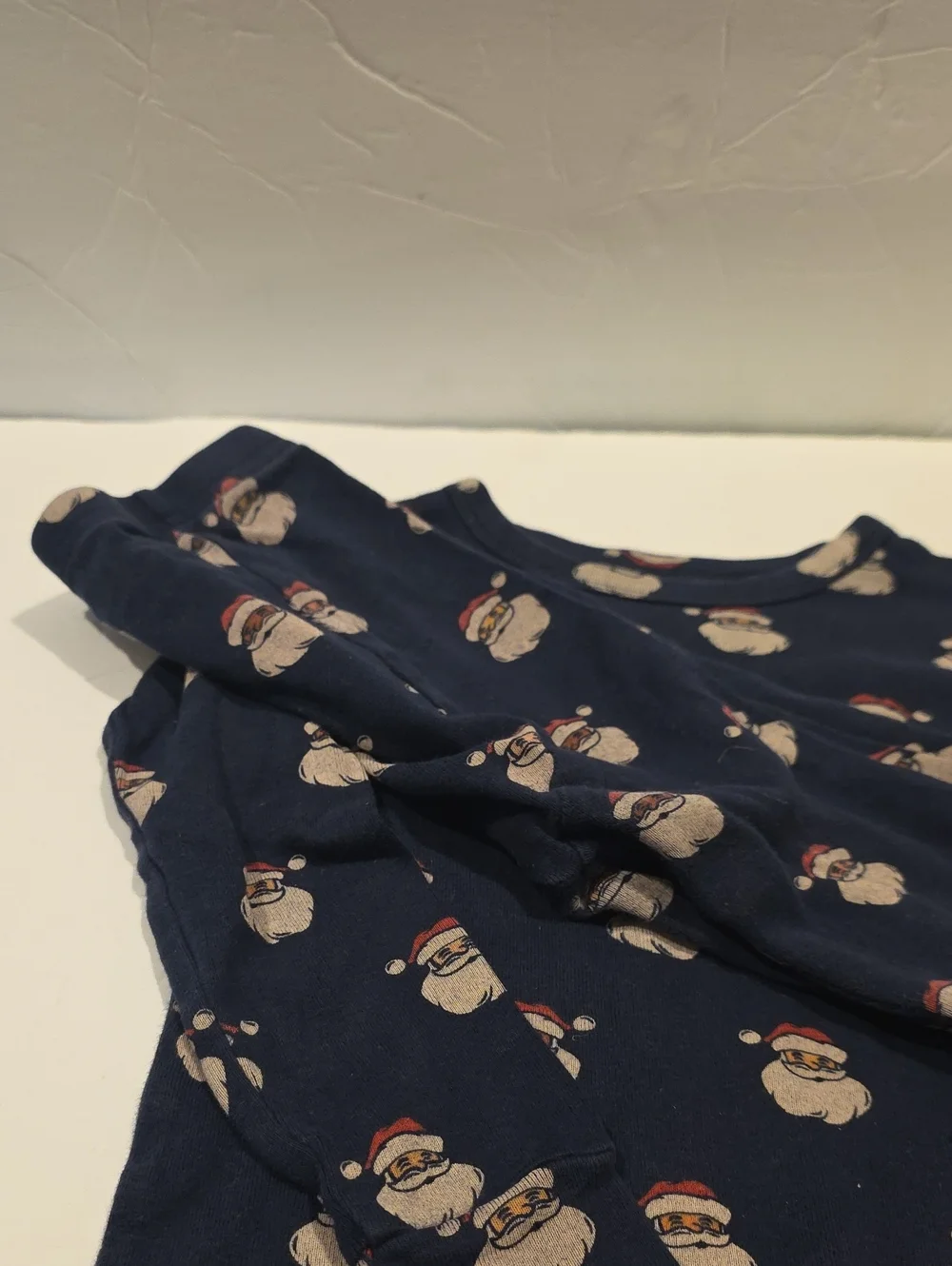 GAP Navy Santa Face Pajama Top with Red Accents Size 4t Black Santa White Santa